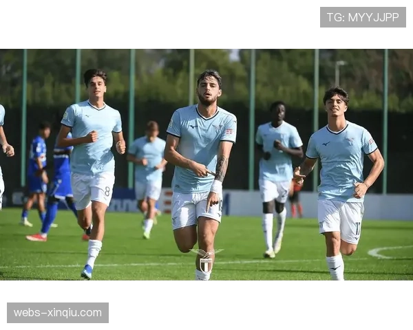 实时：卡利亚里vs热那亚比赛因球迷向场内投掷烟雾弹中断15分钟